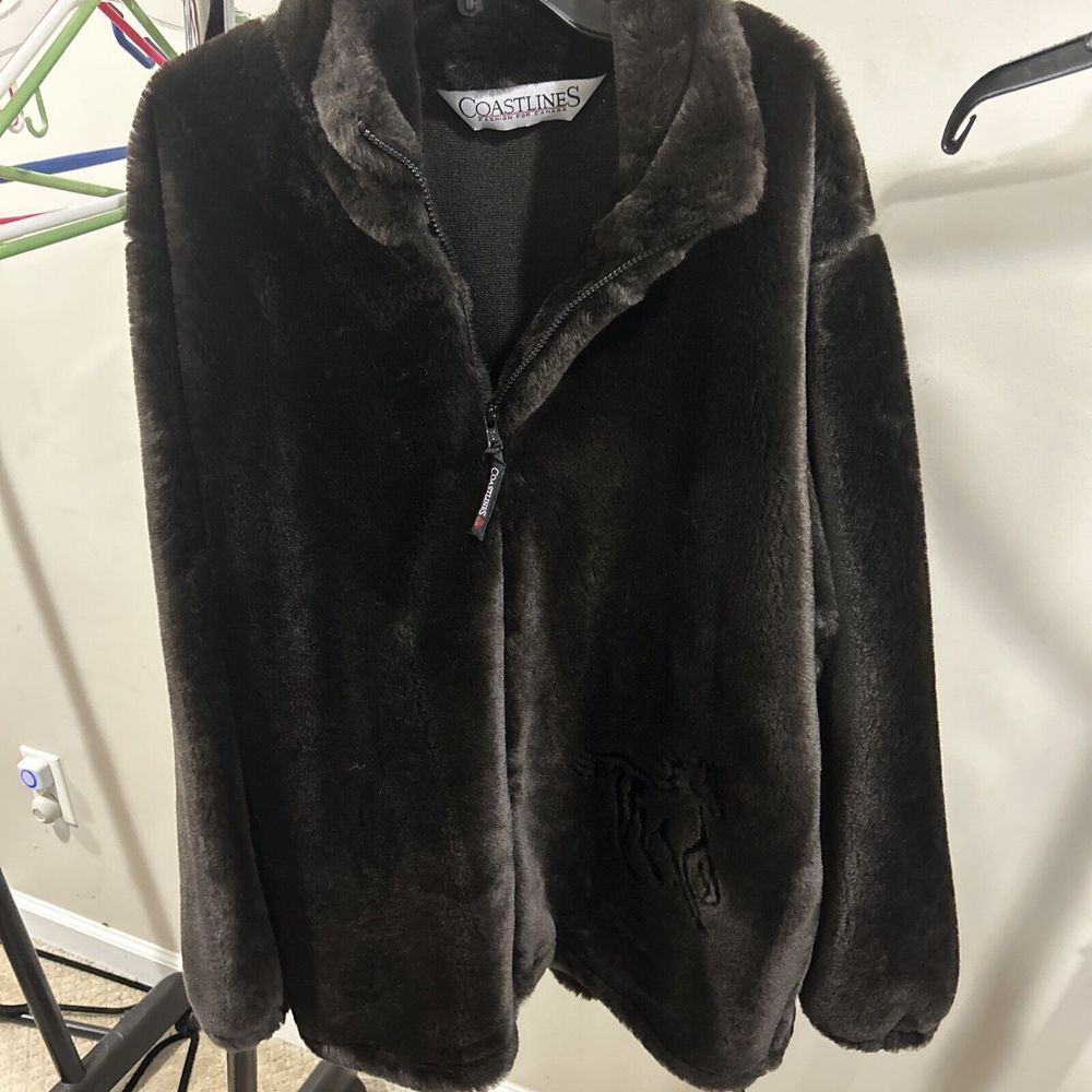 Faux Fur Teddy Coat Womens Small Horse Equestrian Embossed Graphic Made Canada